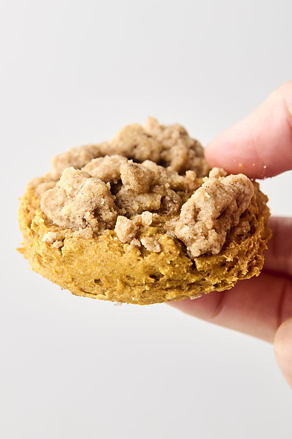 pumpkin crumb cake cookie